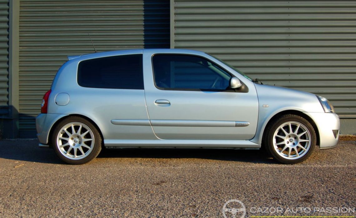 RENAULT CLIO 2 V6 - Cazor Auto Passion