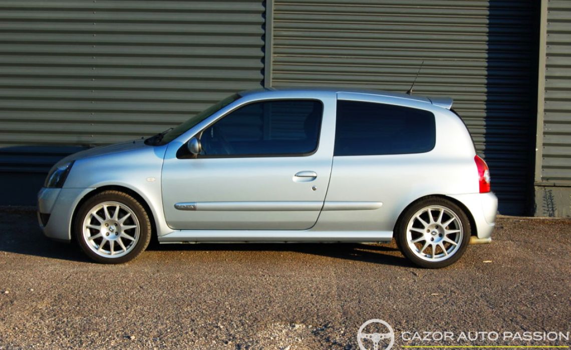 Renault Clio 2 RS phase 2 2.0l 172 ch PS2 ( 200 exemplaires ) - Cazor Auto  Passion